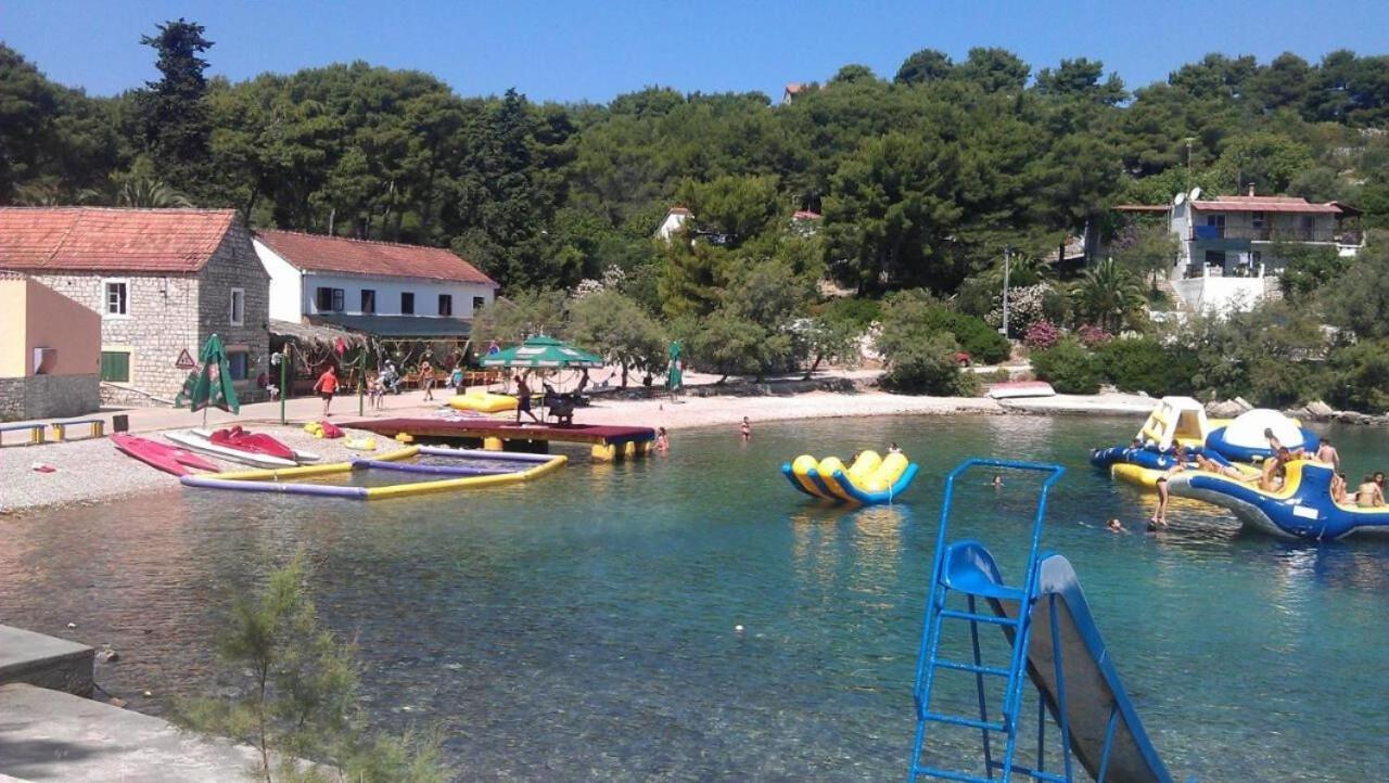 Apartments Vlado - 50M From The Sea Rogač Buitenkant foto