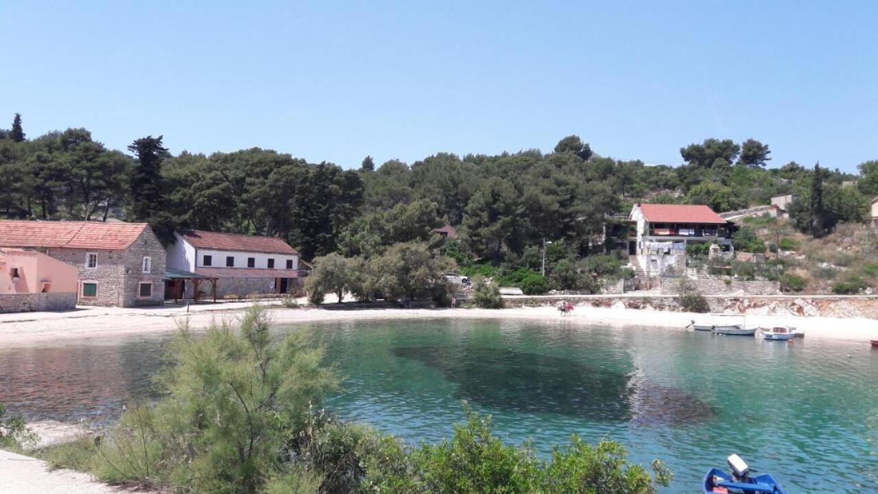 Apartments Vlado - 50M From The Sea Rogač Buitenkant foto